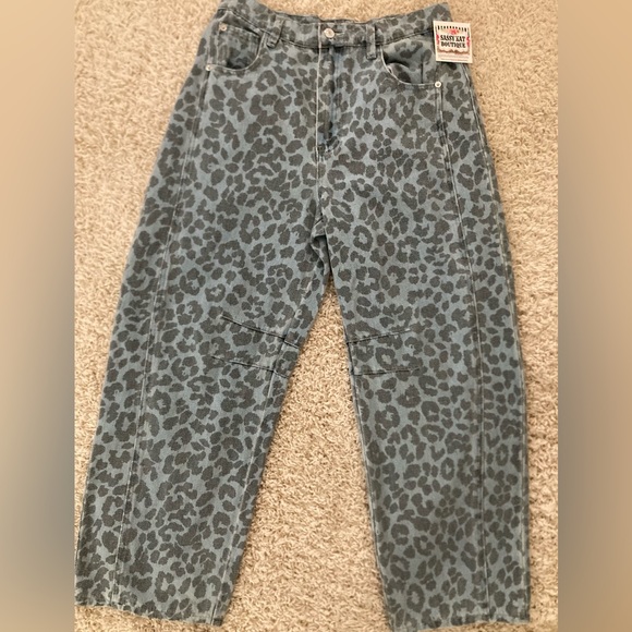 NWT Entro Wide Leg Leopard Print Light Blue Jeans Size Large - Picture 1 of 10